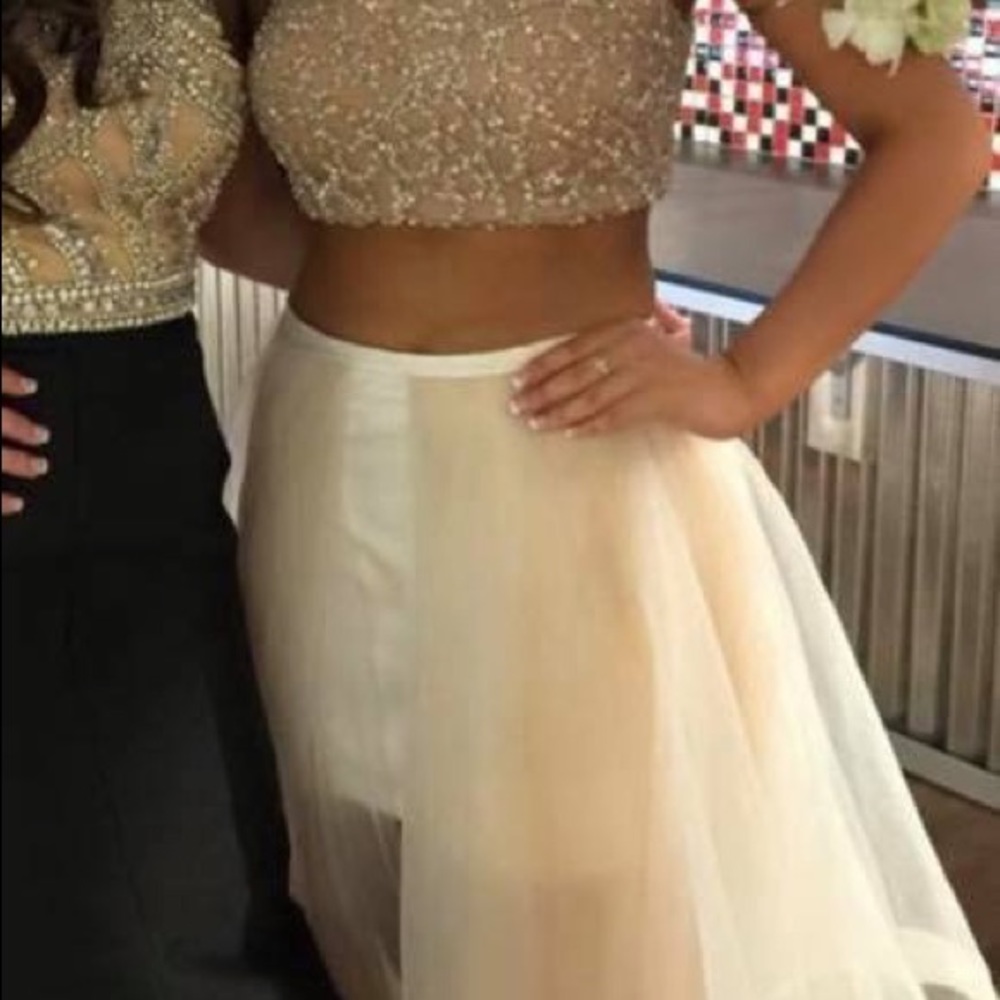 PROM DRESS - Picture 3 of 3